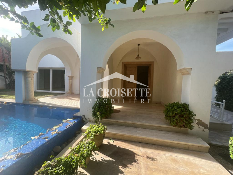 Villa S+5 avec piscine à La Marsa